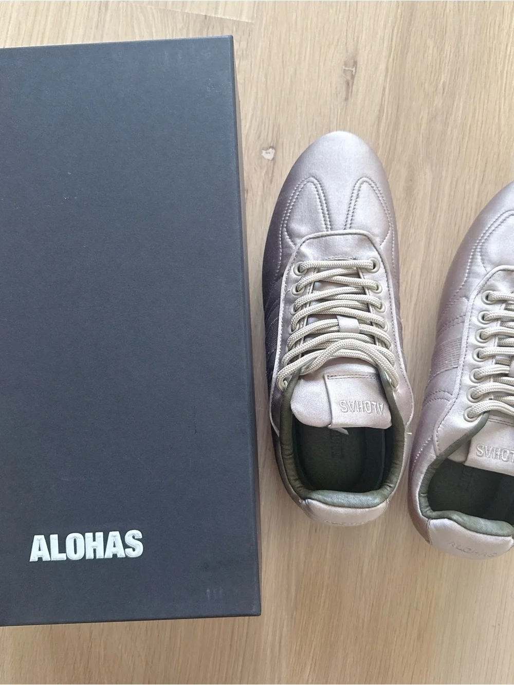 NIB ALOHAS TB.69 Rife Satin Low-Top Sneakers Taupe